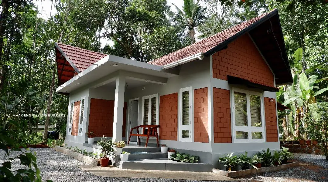 കോഴിക്കോട് ഓമശ്ശേരിയിലുള്ള ഷറഫുദീന്റെ വീട്