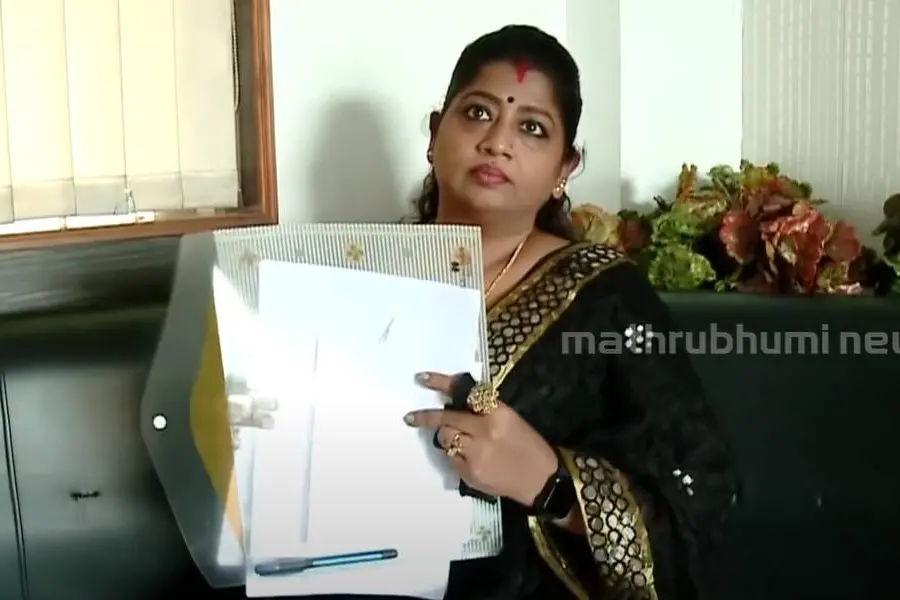 'ഇതിൽ കൂടുതൽ സൂക്ഷിച്ചു നടക്കാൻ പറ്റില്ല, കാരവാനിൽ പോലും ലൈറ്റ് ഓഫ് ചെയ്തിട്ടാണ് വസ്ത്രം മാറുന്നത്'
