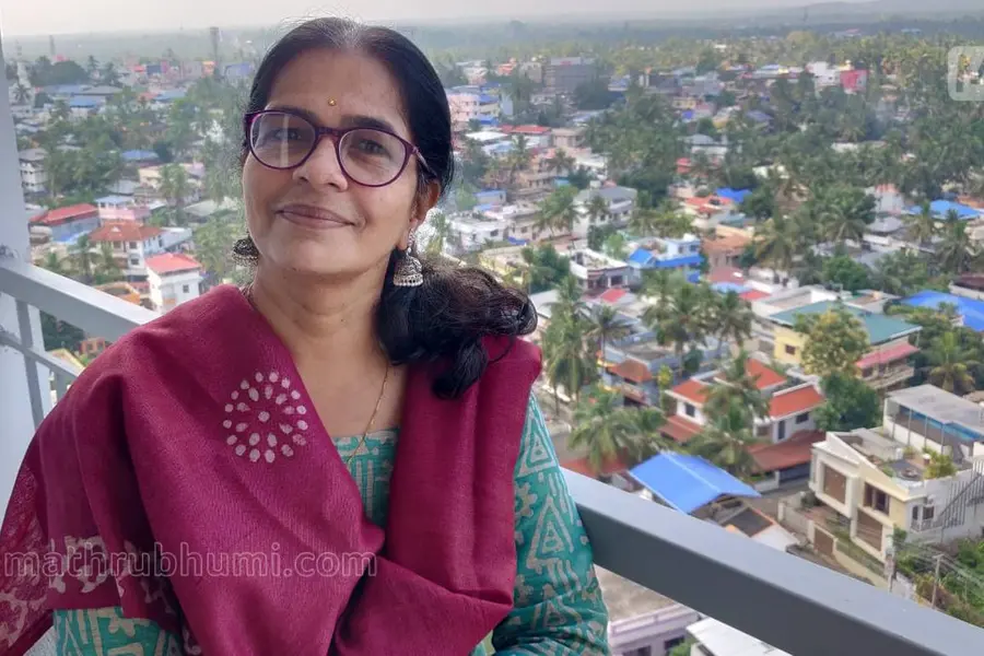 കേന്ദ്ര തീരുമാനം വരുംമുമ്പേ പെണ്കുട്ടികള് സൈനിക സ്കൂളില് പഠിച്ചിരുന്നു; അനുഭവം പങ്കുവച്ച് രശ്മി