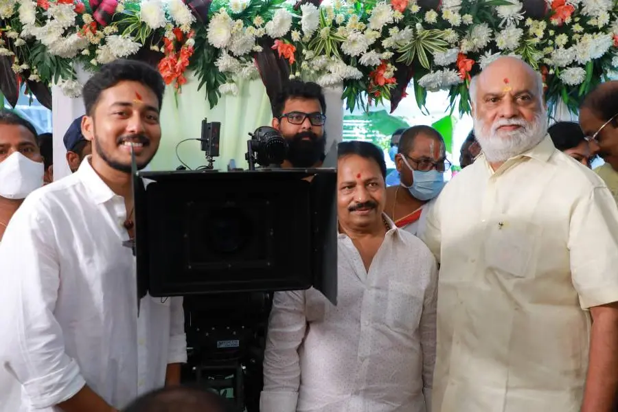 ഇനി സോഷ്യൽ മീഡിയയിലല്ല വെള്ളിത്തിരയിൽ; തെലുങ്കിൽ ആദ്യ ചിത്രമൊരുക്കാൻ കാർത്തിക് ശങ്കർ
