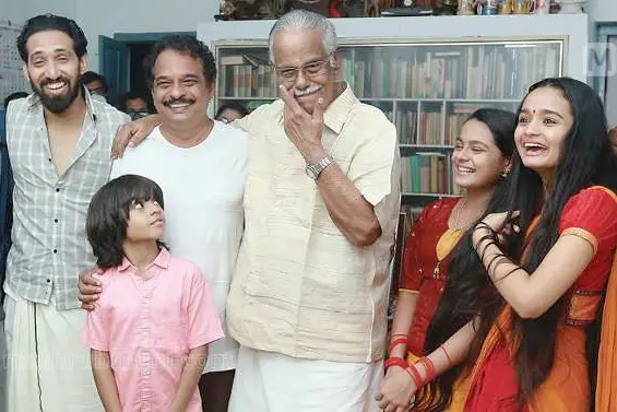 'ഞാന് മനസ്സിലും കഥയിലും കൊണ്ടുനടന്ന കുട്ടിതന്നെ'; മീനാക്ഷിയെക്കുറിച്ച് ടി.പത്മനാഭന്