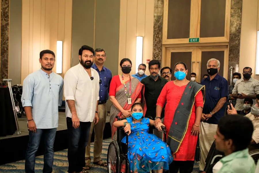 ഭിന്നശേഷിക്കാര്ക്കായി വിശ്വശാന്തി ഫൗണ്ടേഷന്റെ സഹായഹസ്തം; സഹായ സാമഗ്രികള് കൈമാറി