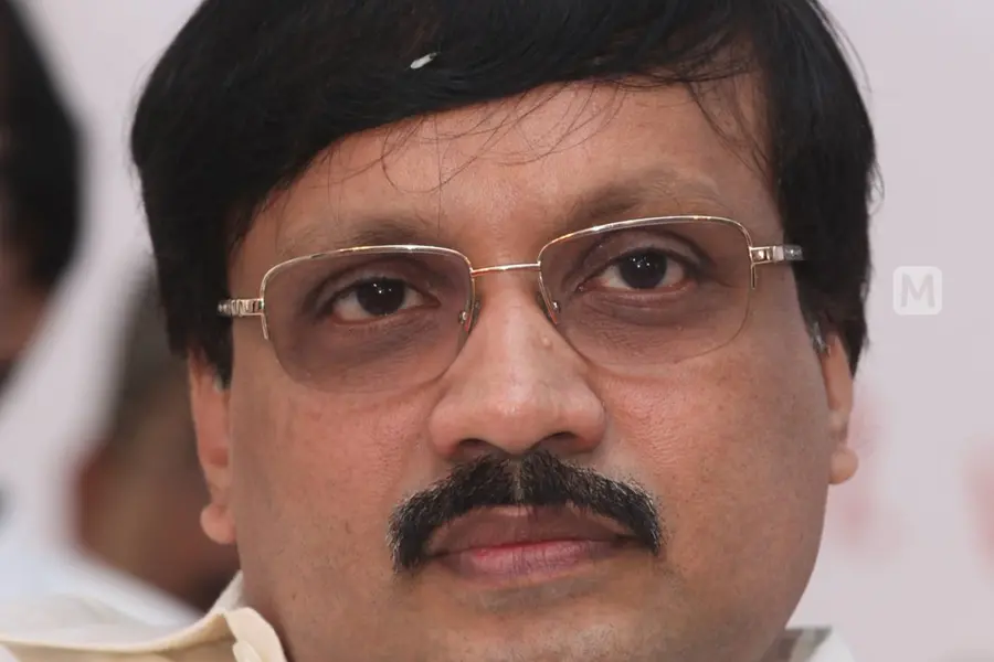 പാലാരിവട്ടം പാലം: അനധികൃത നീക്കത്തിന് പിന്നാലെ സൂരജിന്റെ മകന് ഭൂമിവാങ്ങിയെന്ന് സര്ക്കാര്