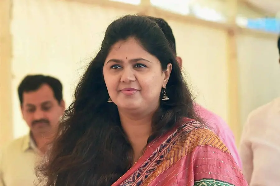 മന്ത്രിസഭാ അഴിച്ചുപണിയിലൂടെ പങ്കജമുണ്ടെയുടെ രാഷ്ട്രീയ ജീവിതം അവസാനിപ്പിക്കാന്‍ ശ്രമം-സേന