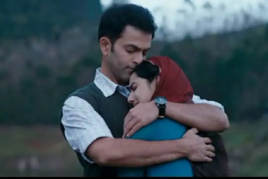 'അഴലിന്റെ ആഴങ്ങളിൽ അവൾ മാഞ്ഞുപോയ്'; പ്രണയനഷ്ടം എന്തെന്നറിഞ്ഞ ഒരാൾക്ക് മാത്രം എഴുതാൻ കഴിയുന്ന വരികൾ