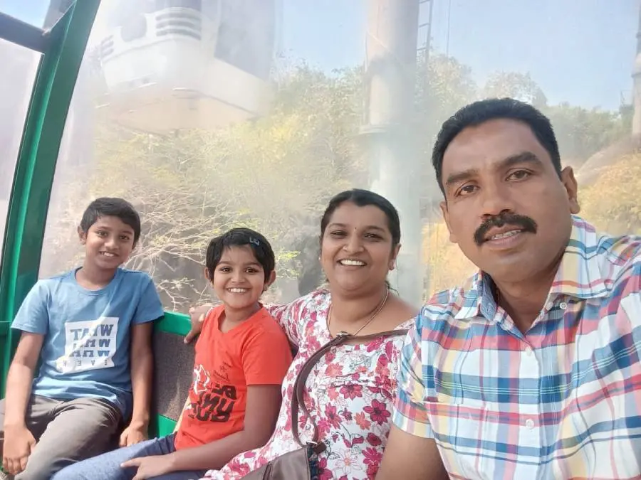 ജുവല് കുടുംബത്തോടൊപ്പം