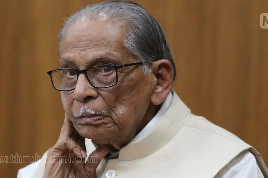 ഗുരു വചനം തെറ്റായി അച്ചടിച്ച സംഭവം: ക്ഷമ പറയേണ്ടത് ഓം ചേരിയല്ല -പ്രസാധകർ