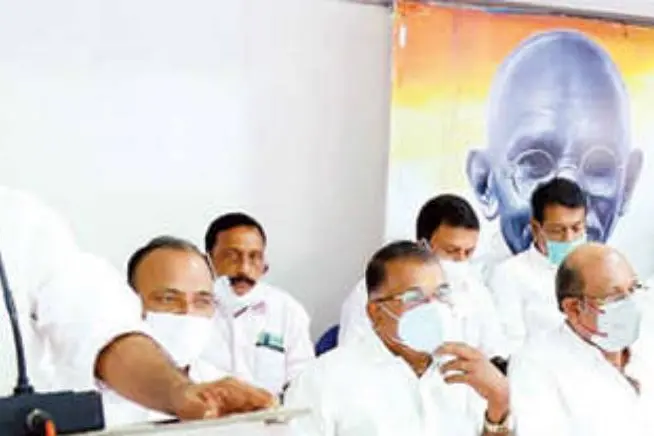 വായിച്ച് വളരണം, നേതാക്കളില്‍ വായനാശീലമുണ്ടാക്കാന്‍ കോണ്‍ഗ്രസ്