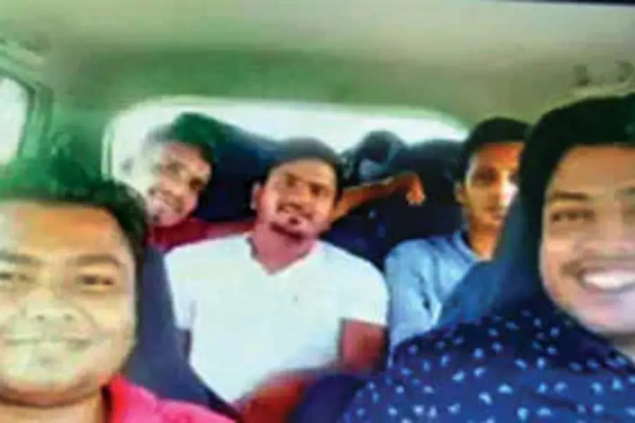 ആ ചിത്രത്തിലുള്ളവര്ക്ക് എന്താണ് പങ്ക്? പോലീസ് അന്വേഷണം, ഫോണ് വിവരങ്ങള് ശേഖരിക്കുന്നു