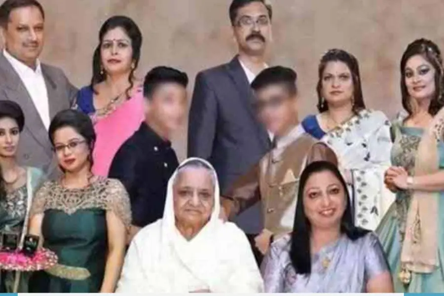 കൊലപാതകമോ? ആത്മഹത്യയോ; ബുരാരിയിലെ കൂട്ടമരണങ്ങളുടെ കഥ ചുരുളഴിയുമ്പോള്