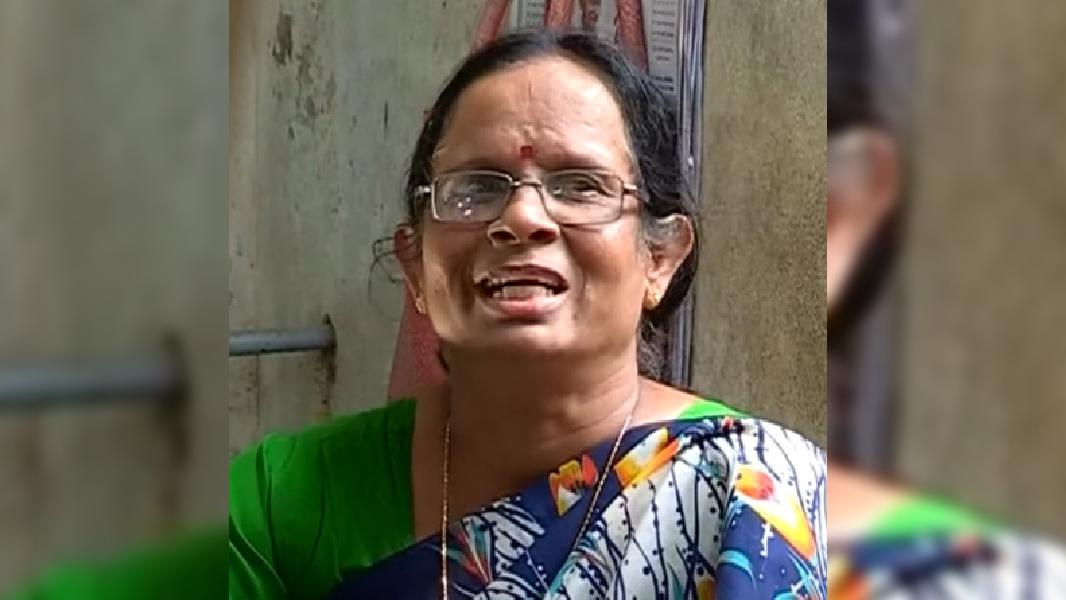 കാഴ്ചപരിമിതി പ്രശ്നമേയല്ല, കൈത്തറിയിൽ കവിത രചിച്ച രാധാമണിയെ ...