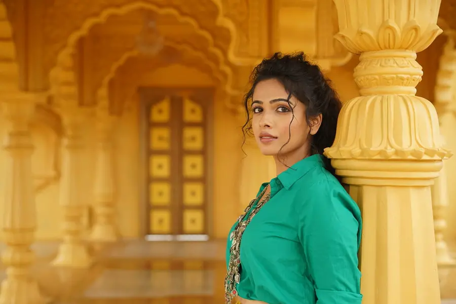 'കൊഞ്ചനേരം എന്ന കൊല്ലൈയ്യ...'; സന മൊയ്ദൂട്ടിയുടെ പുതിയ കവര് സോങ് ശ്രദ്ധേയമാകുന്നു