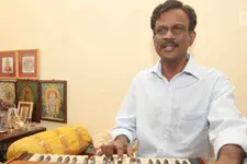 'മെല്ലെ നീ മെല്ലെ' നാല്പതിന്റെ നിറവിൽ; ആരോടും പരിഭവമില്ലാതെ സതീഷ് ബാബു