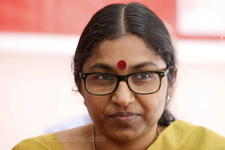 അറ്റന്‍ഡറെ പി എ ആക്കി അനധികൃത നിയമനം: പി എസ് ശ്രീകല കുരുക്കില്‍