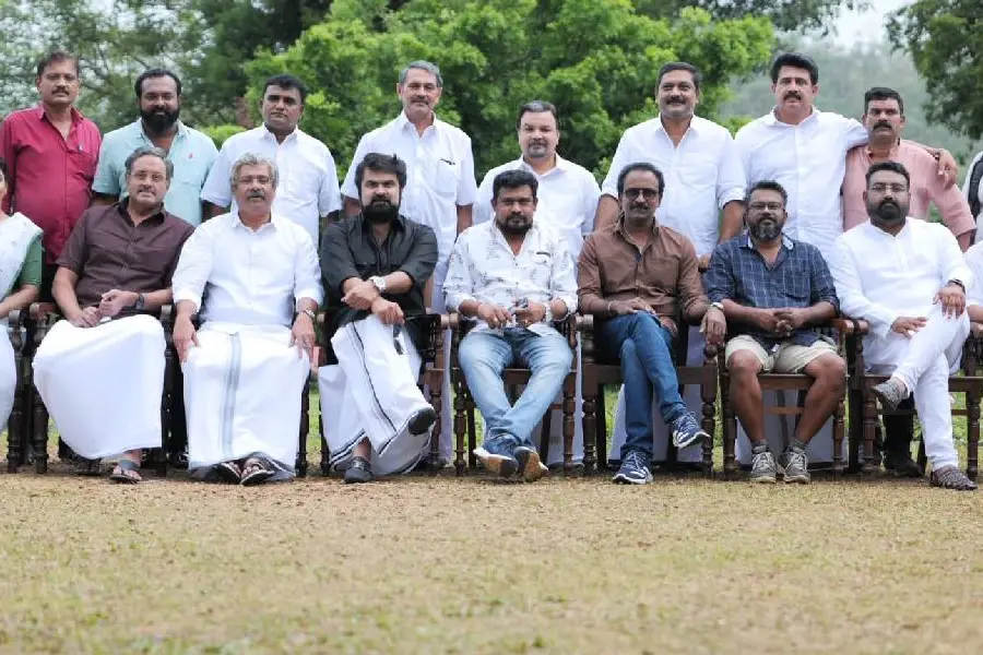 അനൂപ് മേനോനും പ്രകാശ് രാജും ഒന്നിക്കുന്ന പൊളിറ്റിക്കൽ ത്രില്ലർ 'വരാൽ'; ചിത്രീകരണം പൂർത്തിയായി