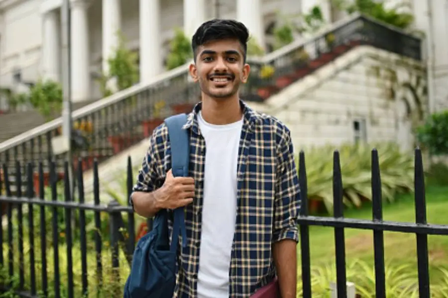 യു.കെ.യില് ഒരു വര്ഷം ഫ്രീയായി പഠിക്കാന് ചീവിനിങ് സ്കോളര്ഷിപ്പ്