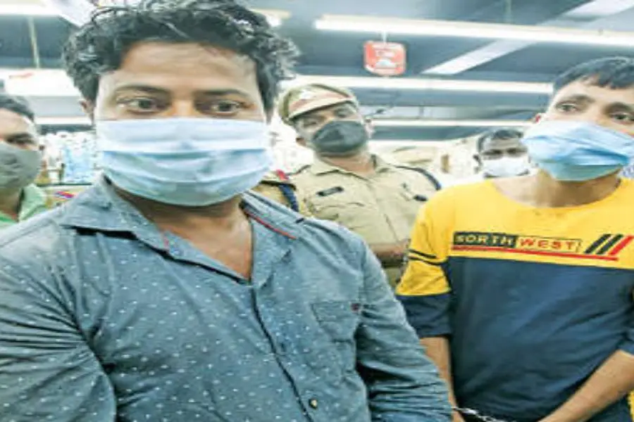 കൊച്ചിയിലെ സൂപ്പര്മാര്ക്കറ്റുകളില് മോഷണം നടത്തിയത് ബംഗാള് സ്വദേശികള്; യാത്ര വിമാനത്തില്