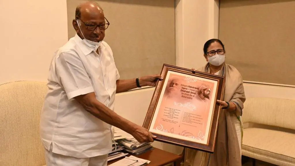 മമത ബാനര്ജിയും ശരത് പവാറും കൂടിക്കാഴ്ചക്കിടെ. photo: PawarSpeaks|twitter