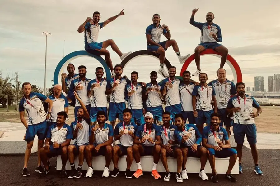 അപ്പോള് നാല്പത്തിയൊന്ന് കൊല്ലക്കാലം ഇന്ത്യന് ഹോക്കിയെ കൊന്നതാരാണ്?