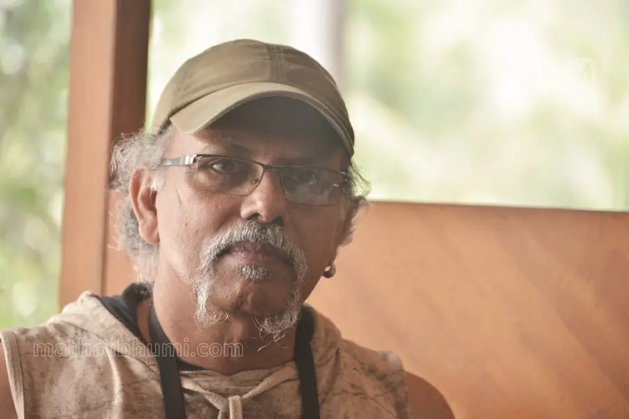 വേശ്യാലയം നടത്തിപ്പ് കുറ്റകരമെങ്കില് ലൈംഗിക തൊഴിലാളികള് എവിടെ തൊഴിലെടുക്കും ? - മൈത്രേയൻ