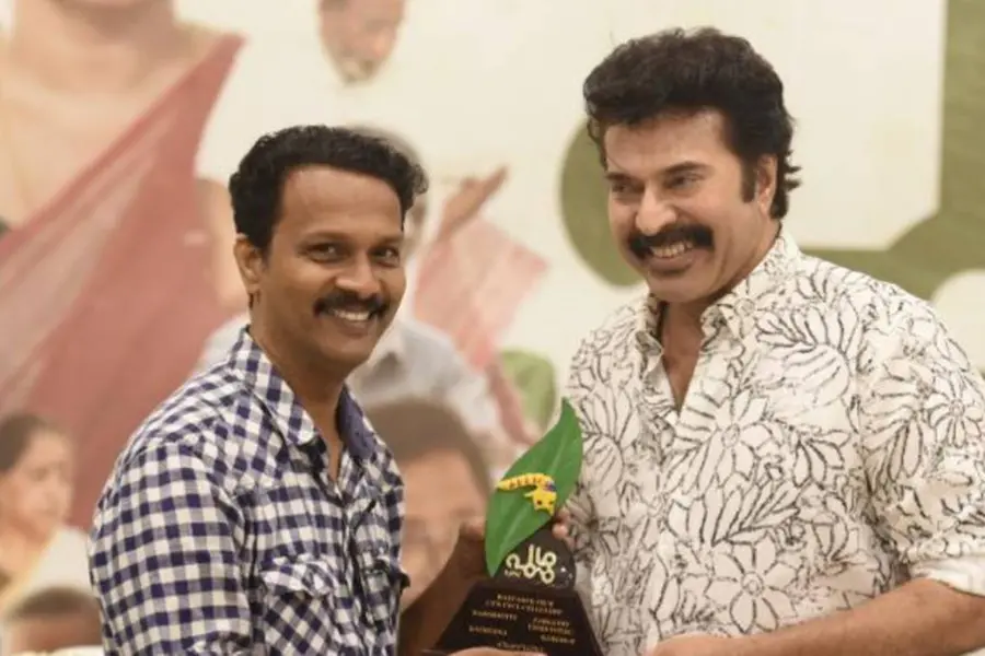 'നമുക്കിത് ദുല്ഖറിനെക്കൊണ്ട് ലൈവായി ചെയ്യിക്കാനുള്ള വഴിയുണ്ടാക്കാമെന്ന് മമ്മൂക്ക പറഞ്ഞു' -ശിവദാസ്