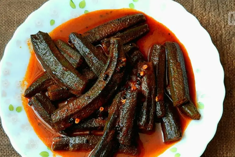 പേരിലും രുചിയിലും എരിവാണ്; വെണ്ടക്ക മുളകിട്ടത് അഥവാ വെണ്ടക്ക തിക്ശേ
