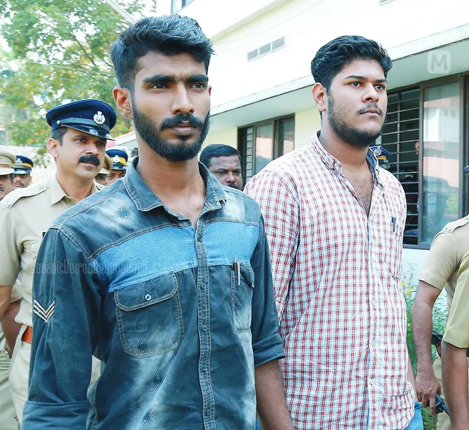അലനും ത്വാഹയും അറസ്റ്റിലായ സമയത്തെ ചിത്രം | Mathrubhumi archives