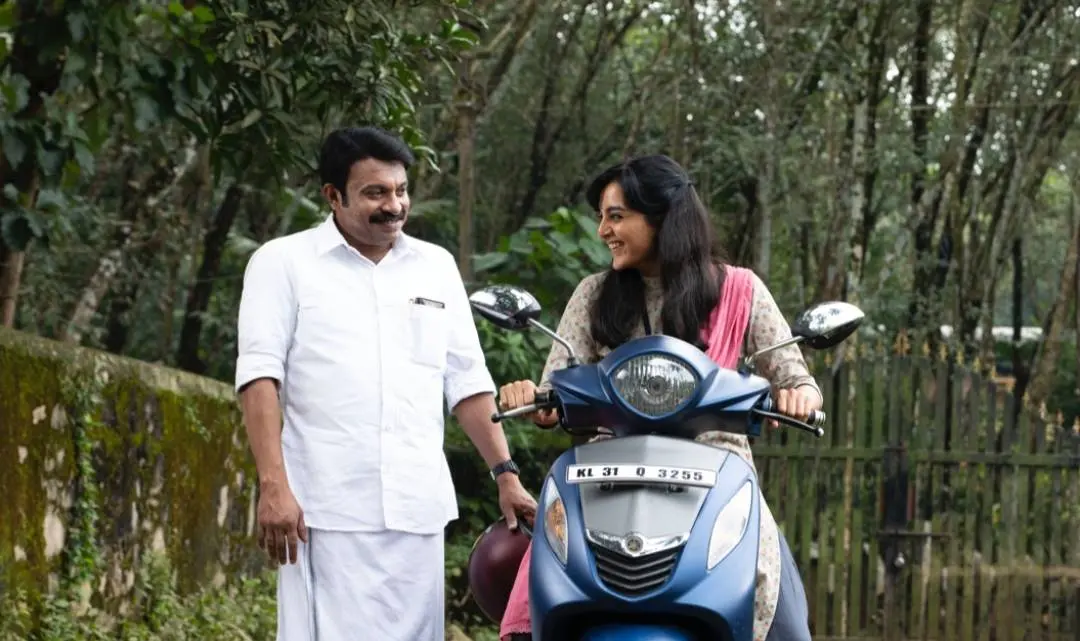 വെള്ളരിപട്ടണത്തില് മഞ്ജുവും സൗബിന് ഷാഹിറും