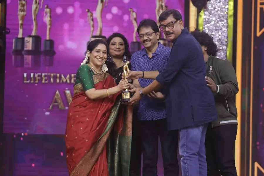 മിര്ച്ചി ലൈഫ് ടൈം അച്ചീവ്മെന്റ് പുരസ്കാരം സുജാതയ്ക്ക്