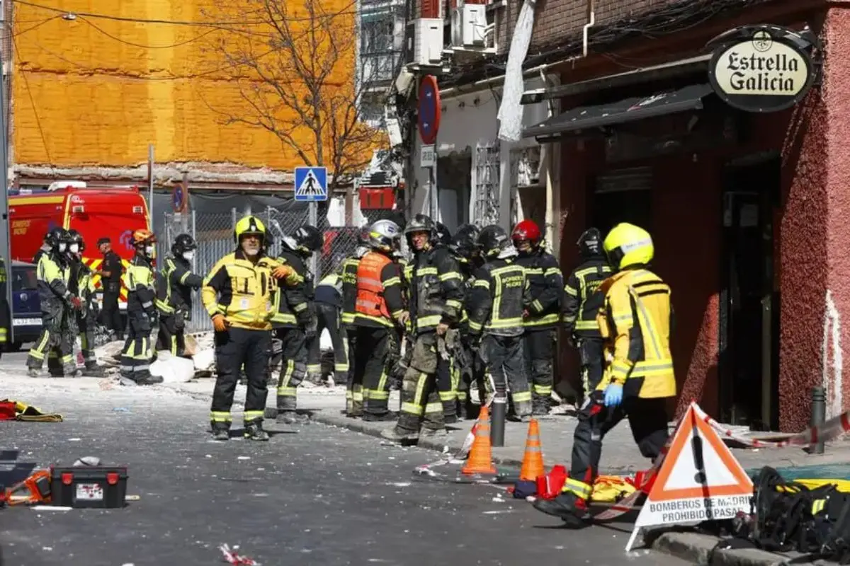 Emergency responders outside the bar