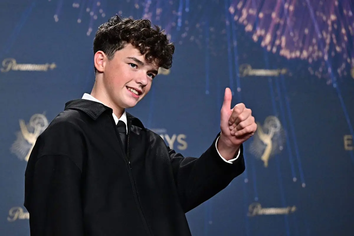 British actor Owen Cooper poses in the press room with the award for Outstanding Supporting Actor in a Limited or Anthology Series or Movie for 'Adolescence' during the 77th Primetime Emmy Awards (Photo: AFP)