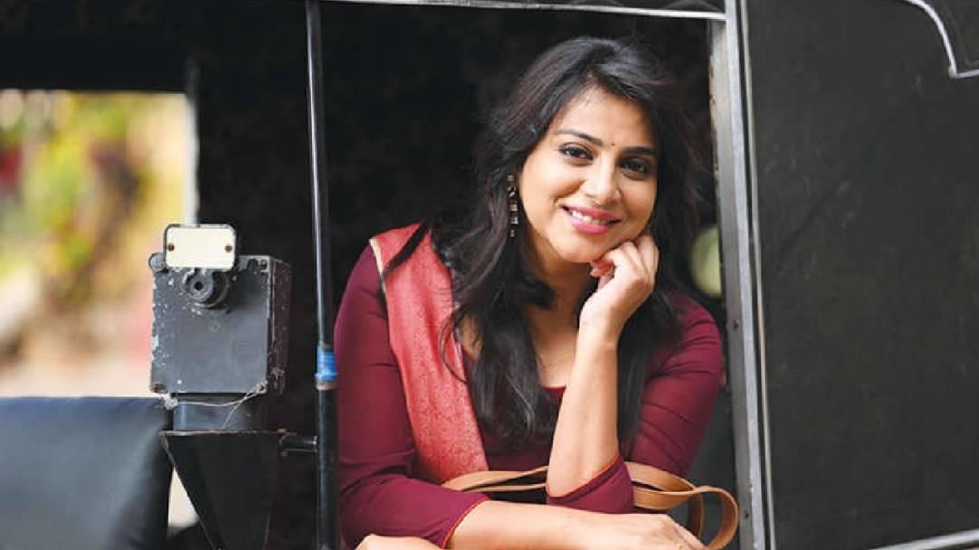 നഴ്‌സുമാരുടെ വെള്ളസാരിയുടുത്തപ്പോള്‍ ശരിക്കും ആവേശമായിരുന്നു- അന്ന ...
