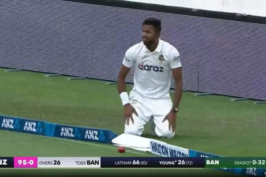 സിക്സ് അടിച്ചില്ല, എന്നിട്ടും കിവീസ് താരം വില് യങ് ഒരു പന്തില് നേടിയത് ഏഴു റണ്സ്!