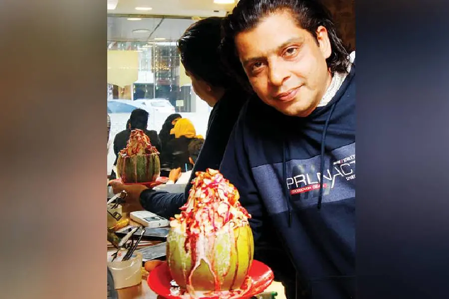 ഇളനീർ കാമ്പിനൊപ്പം പഴങ്ങളും ഐസ്ക്രീമും ഡ്രൈഫ്രൂട്സും; ഹിറ്റായി കരിക്ക് ദിൽവാലേ