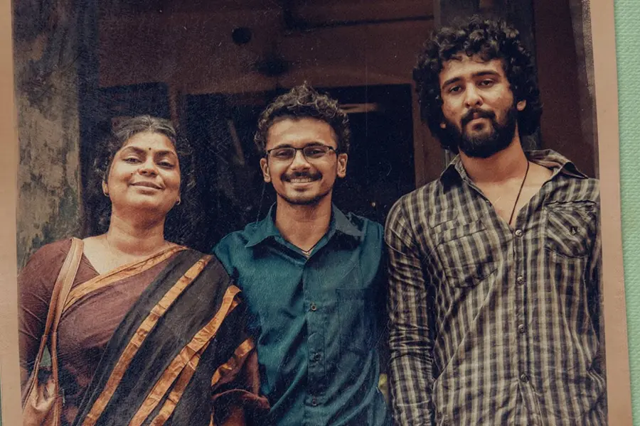 പ്രണയത്തിന്റെയും സൗഹൃദത്തിന്റെയും കുടുംബബന്ധങ്ങളുടെയും 'വെയിൽ' | Veyil Review