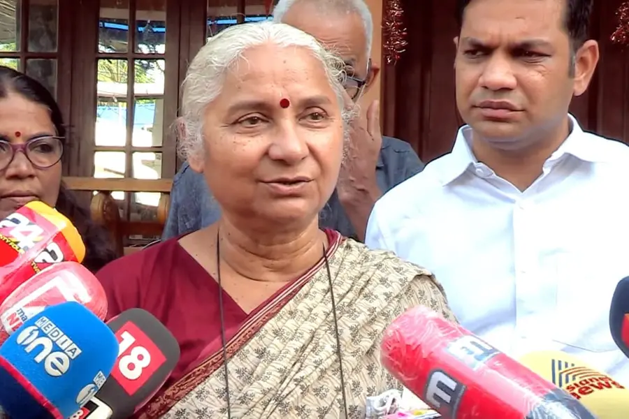 സില്വര് ലൈന് പദ്ധതി പുനഃപരിശോധിക്കണം; മുഖ്യമന്ത്രിയോട് അപേക്ഷിക്കുന്നു - മേധ പട്കര്