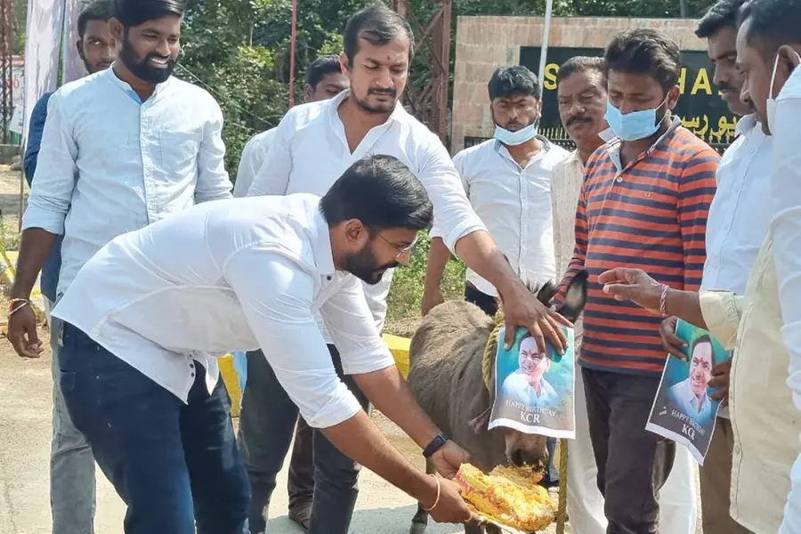തെലങ്കാന മുഖ്യമന്ത്രിക്കെതിരേ പ്രതിഷേധിച്ചു; കഴുതയെ മോഷ്ടിച്ചതിന് കോണ്ഗ്രസ് നേതാവ് അറസ്റ്റില്
