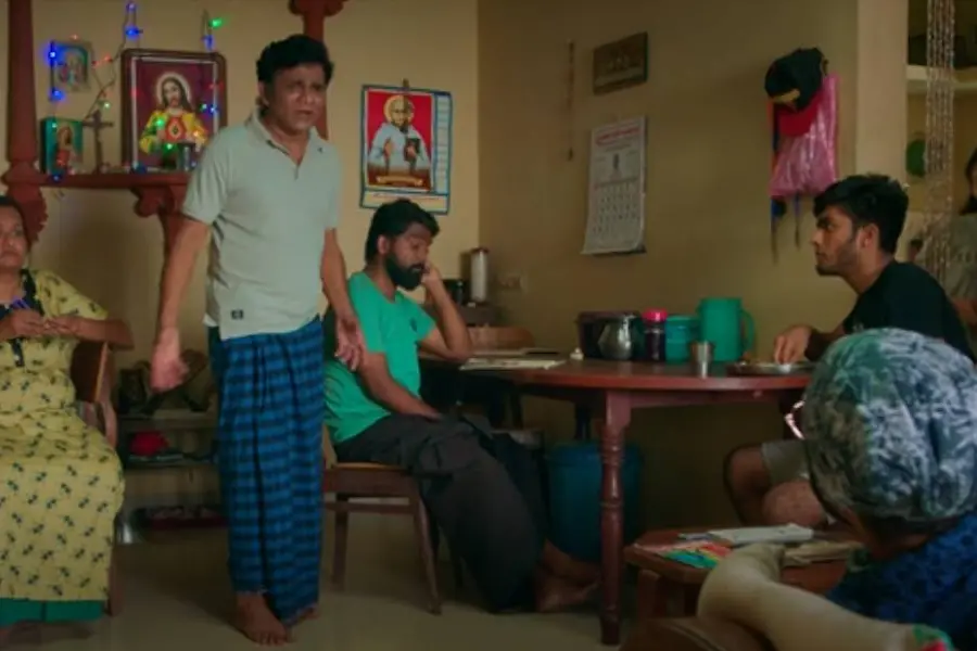 'വെള്ളമല്ലേ തീക്കട്ടയൊന്നുമല്ലല്ലോ'; ചിരിയുടെ മാലപ്പടക്കവുമായി 'പത്രോസിന്റെ പടപ്പുകൾ' ട്രെയ്ലർ