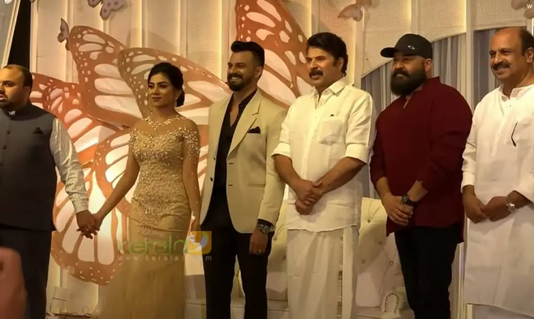 വിവാഹസത്കാരത്തില് നിന്നും