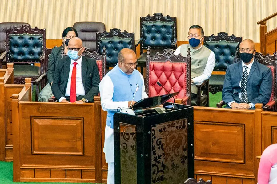 മുഖ്യമന്ത്രി സ്ഥാനത്തിനായി മണിപ്പൂര് ബിജെപിയില് പോര്; നേതാക്കളെ ഡല്ഹിയിലേക്ക് വിളിപ്പിച്ചു