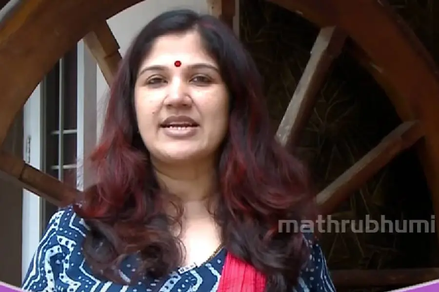 'സോളോ യാത്രകൾക്ക് ഭർത്താവ് കട്ട സപ്പോർട്ട് ആയിരുന്നു'- മിത്ര സതീഷ്