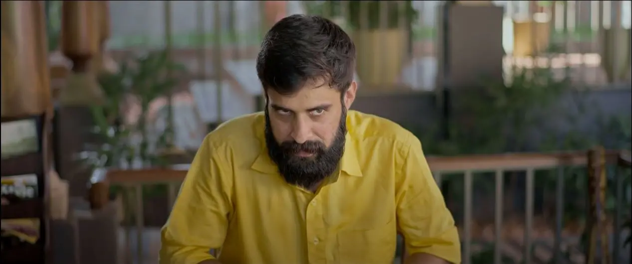 ദി ചാർണൽ ഹൗസിൽ നിന്നൊരു രം​ഗം