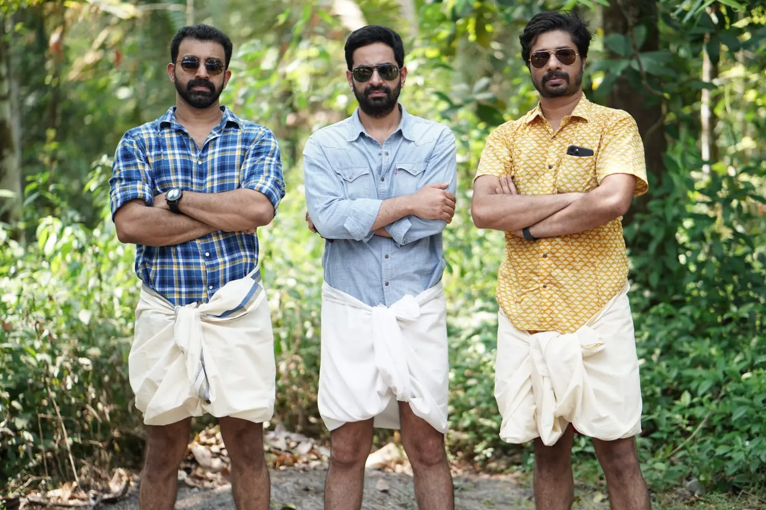 ഉപചാരപൂർവം ഗുണ്ട ജയനിൽ സിജു വിൽസൺ, സൈജു കുറുപ്പ്, ശബരീഷ് വർമ എന്നിവർ