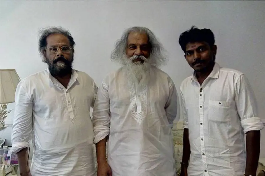 പ്രിയഗുരുവിന് ശിഷ്യന്റെ പ്രണാമം