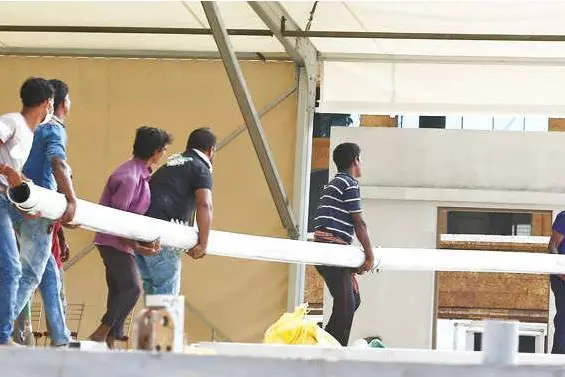 പണിമുടക്കിലും സി.പി.എം. പാര്‍ട്ടി കോണ്‍ഗ്രസ് വേദിയില്‍ പണിത്തിരക്ക്