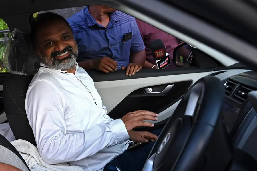 എല്ലാവരുടെയും സ്നേഹത്തിന് കാരണം അമ്മ; യാത്രചെയ്യണം, നല്ല മനുഷ്യരെ കാണണം- പേരറിവാളൻ