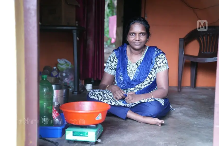 സുരേഷ്ഗോപിയെ കാണണം, ലുലുമാളില് പോകണം; പോളിയോ തളര്ത്തിയ അംബികയ്ക്ക് വേണ്ടതൊരു വീല്ചെയര്