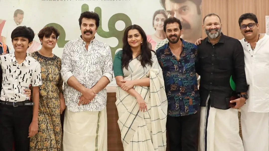 പുഴുവിന്റെ വിജയാഘോഷത്തില് നിന്നും