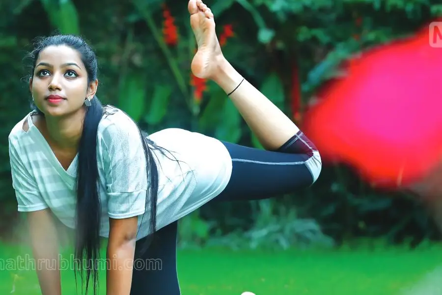 യോഗ അഭ്യസിക്കുന്നതിനുമുമ്പ് ശരീരവഴക്കത്തിന് ഇക്കാര്യങ്ങൾ ചെയ്യാം