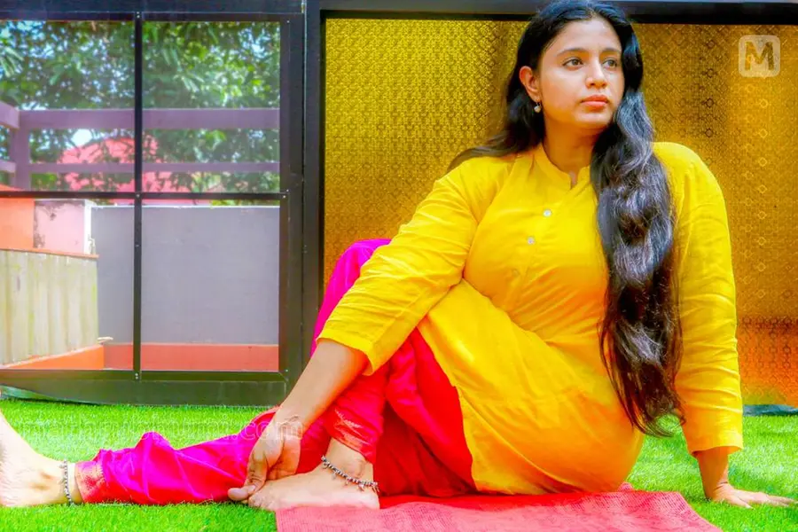 ശ്വാസംമുട്ടൽ, ഹോർമോൺ ഇംബാലൻസ്; രോഗങ്ങൾ മാറ്റിയെടുക്കാനാണ് യോഗയിലേക്ക് എത്തിയത്- സംയുക്താ വർമ